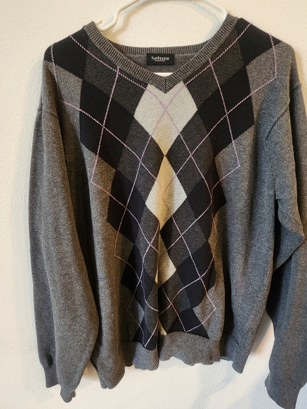 Van Heusen Gray Argyle V-Neck Sweater with Black and Cream Diamonds